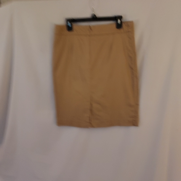 Womans Skirt - Picture 3 of 3